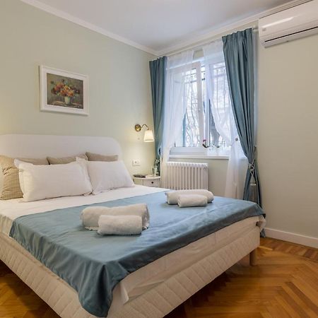 Central Stylish & Cozy One Bedroom Apartment - Adela Accommodation - Ideal For Long Stays Bucharest Exterior photo