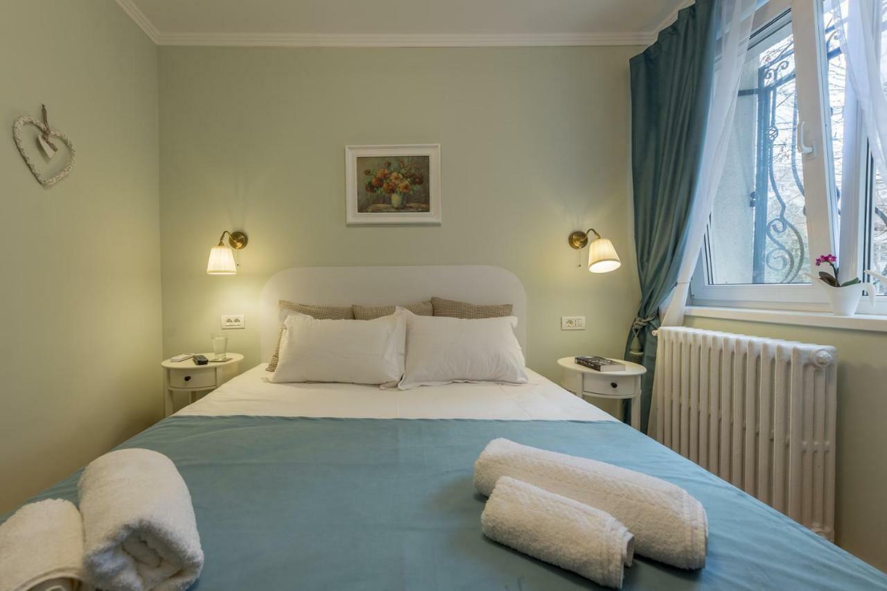 Central Stylish & Cozy One Bedroom Apartment - Adela Accommodation - Ideal For Long Stays Bucharest Exterior photo
