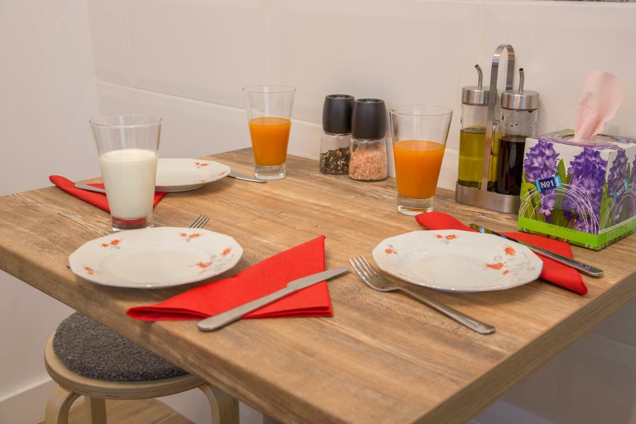 Central Stylish & Cozy One Bedroom Apartment - Adela Accommodation - Ideal For Long Stays Bucharest Exterior photo